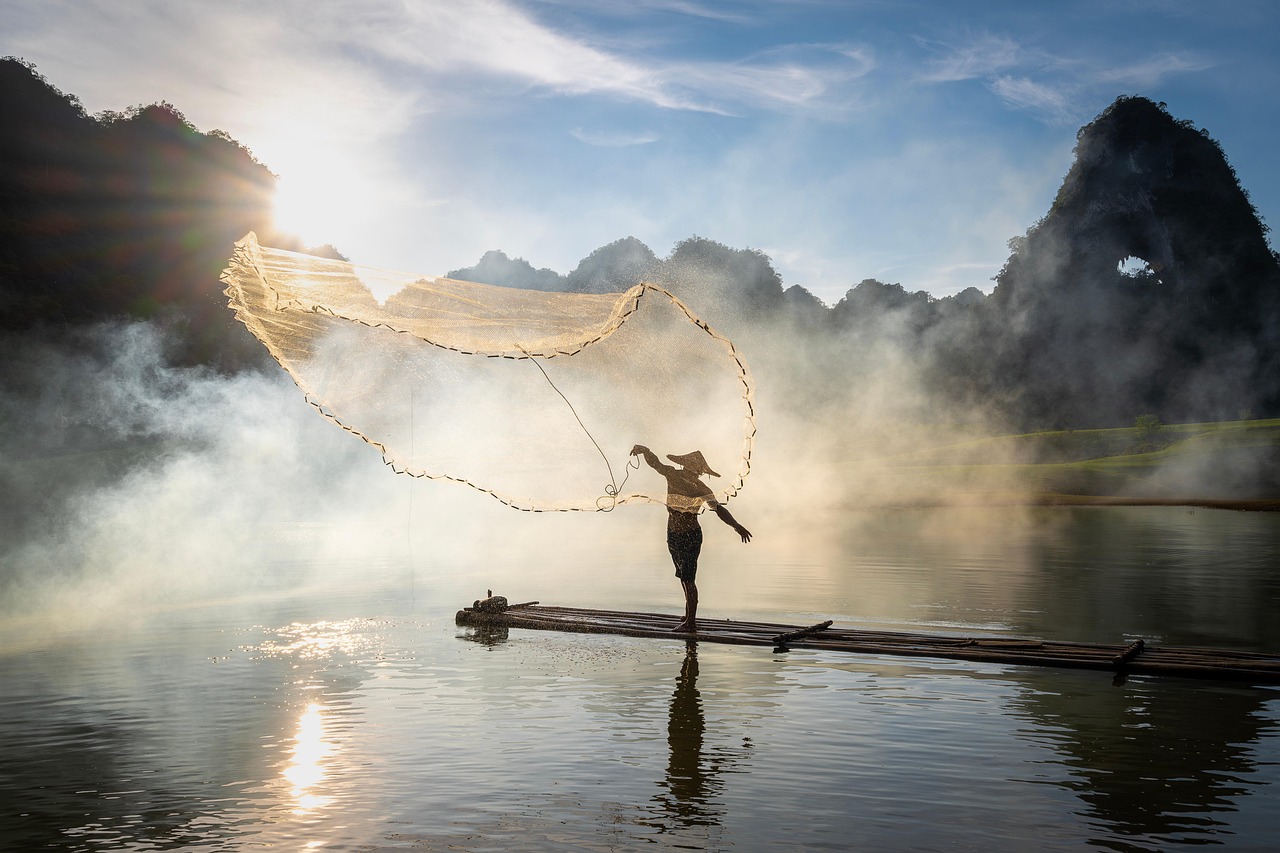 services-03 fishing, vietnam, fisherman, province, cao bang, lifestyle, daylight, life, nature, sky, water, mist, fog, sunlight