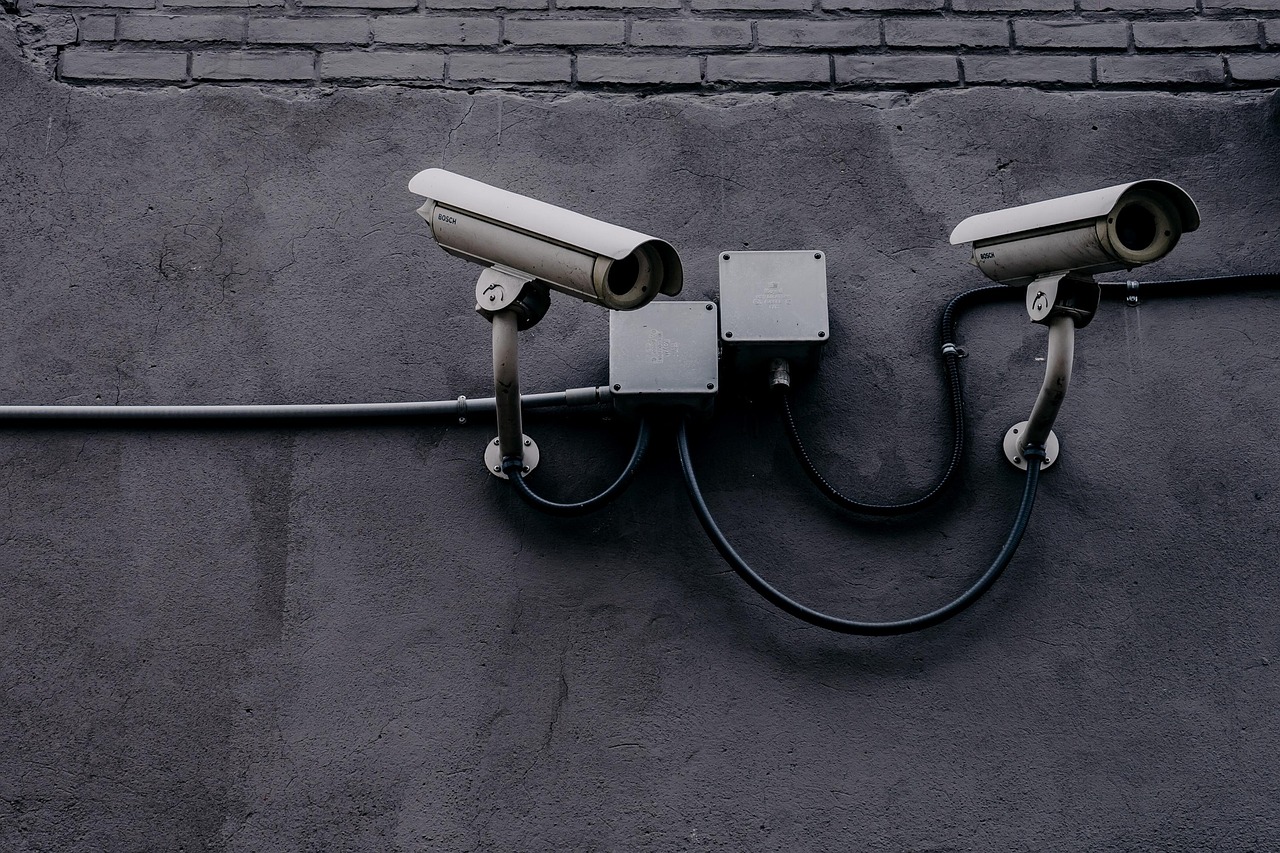 entdecken sie effektive webcam-sicherheitslösungen zum schutz ihrer privatsphäre und geräte. erfahren sie, wie sie ihre webcam vor hacker-angriffen schützen und ihre daten sicher halten.