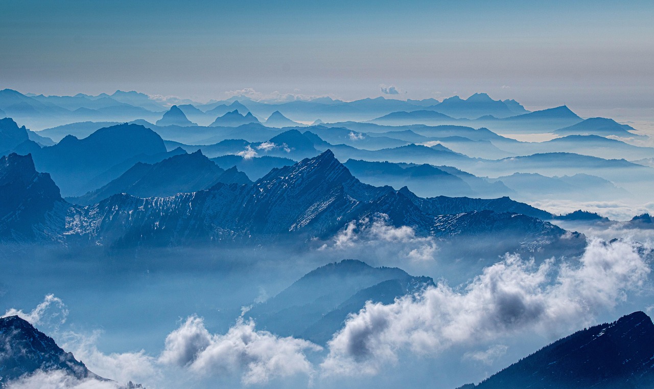 entdecken sie die kunst des layerings: tipps und inspirationen, wie sie verschiedene kleidungsstücke stilvoll kombinieren, um modische und praktische outfits für jede jahreszeit zu kreieren.